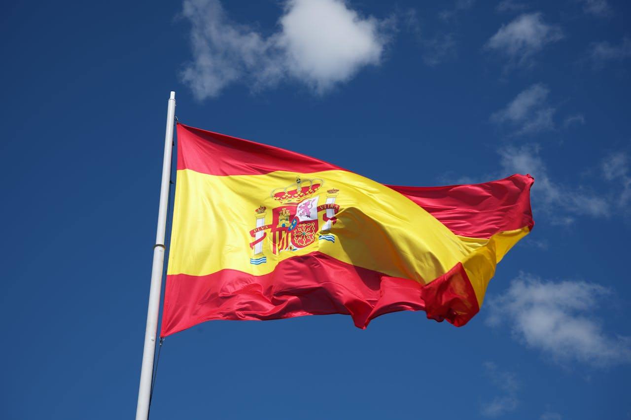 Coín long-stay vs short-let: why inland economics favour the longer booking